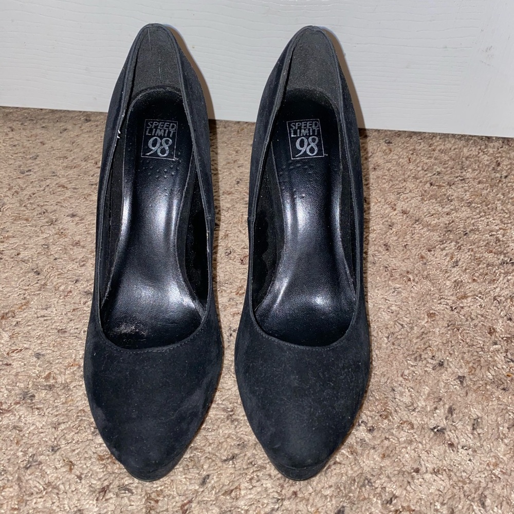 Speed limit 98 black velvet heels size 9